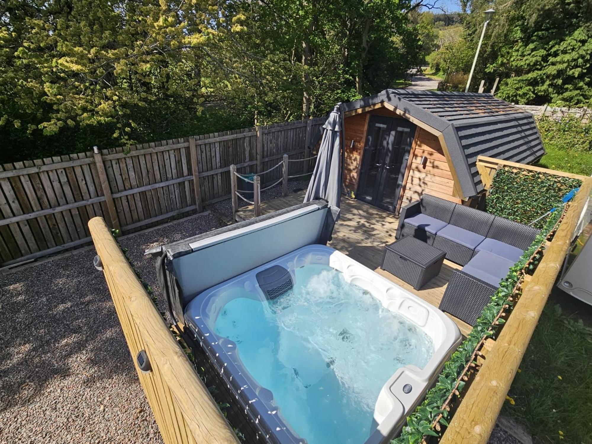 Morvan Pod & Hot Tub Fort William Extérieur photo